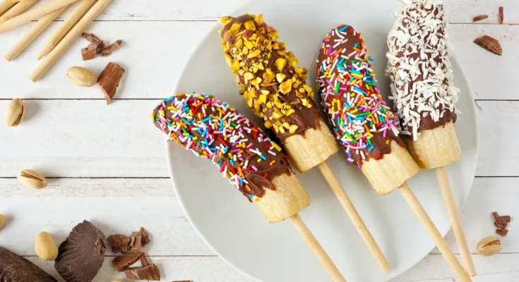 Chocolate Dipped Frozen Bananas (2)