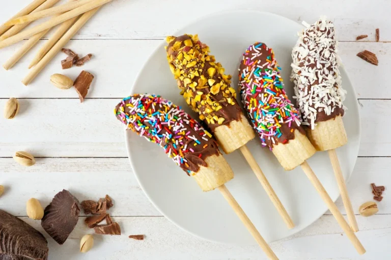 Chocolate Dipped Frozen Bananas (2)
