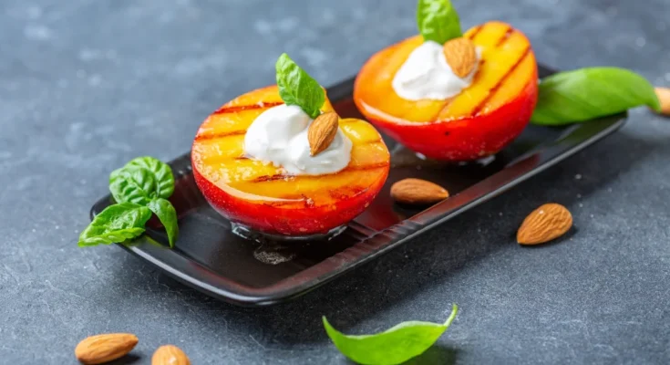 Grilled Peaches with Honey and Yogurt