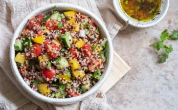 Mediterranean Quinoa Bowls (2)