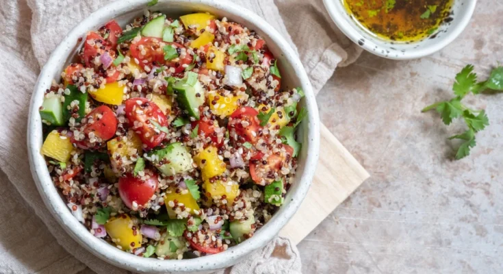 Mediterranean Quinoa Bowls (2)
