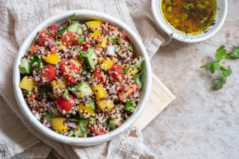 Mediterranean Quinoa Bowls (2)